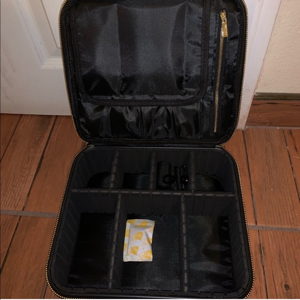 Cosmetic case